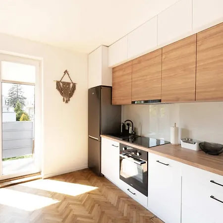 Apartment Bright And Cosy 3city In With Balcony By Renters *